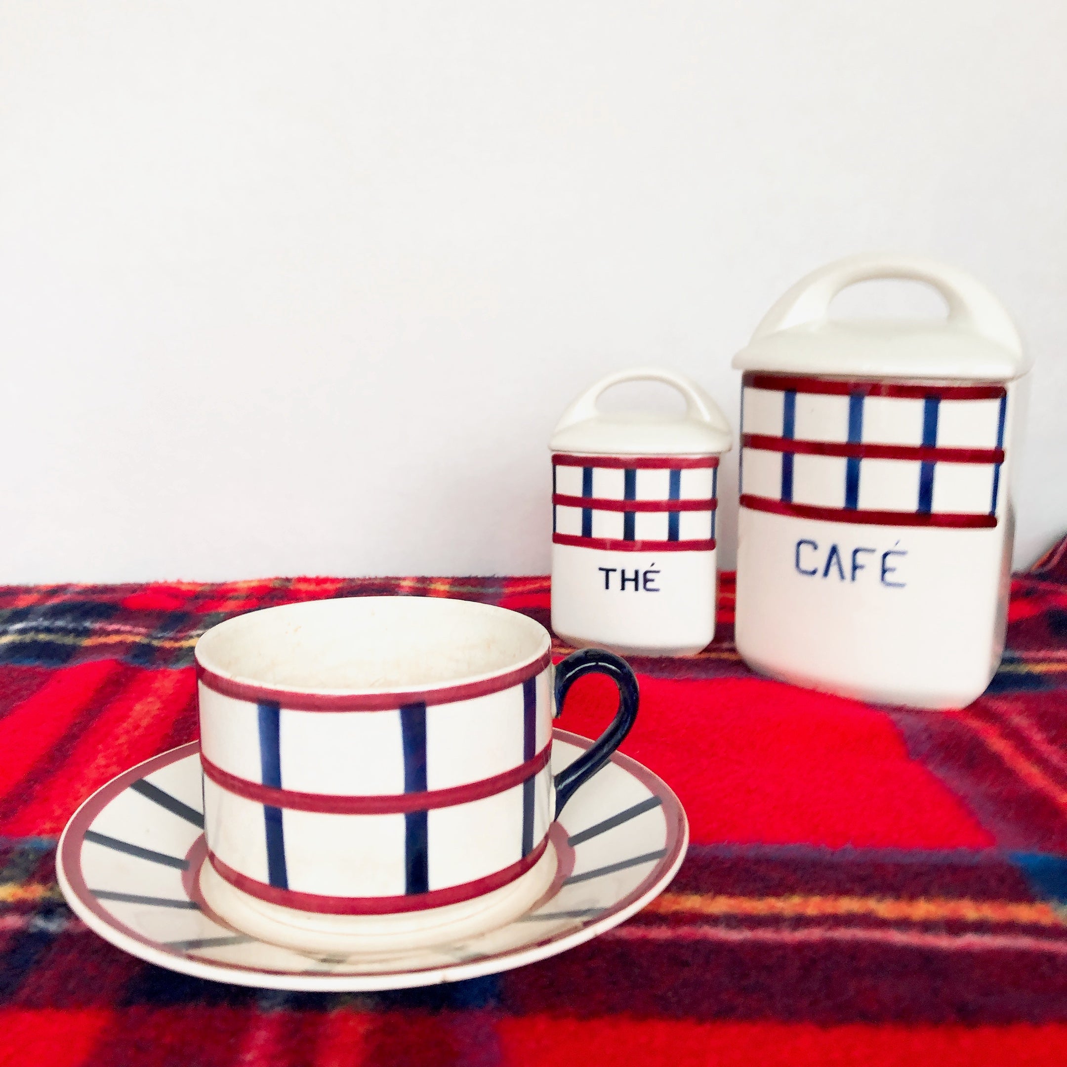 HBCM Béarn クレイユモントロー バスク柄 ショコラカップ&ソーサー 390D0415-5924-472F-AB6E-