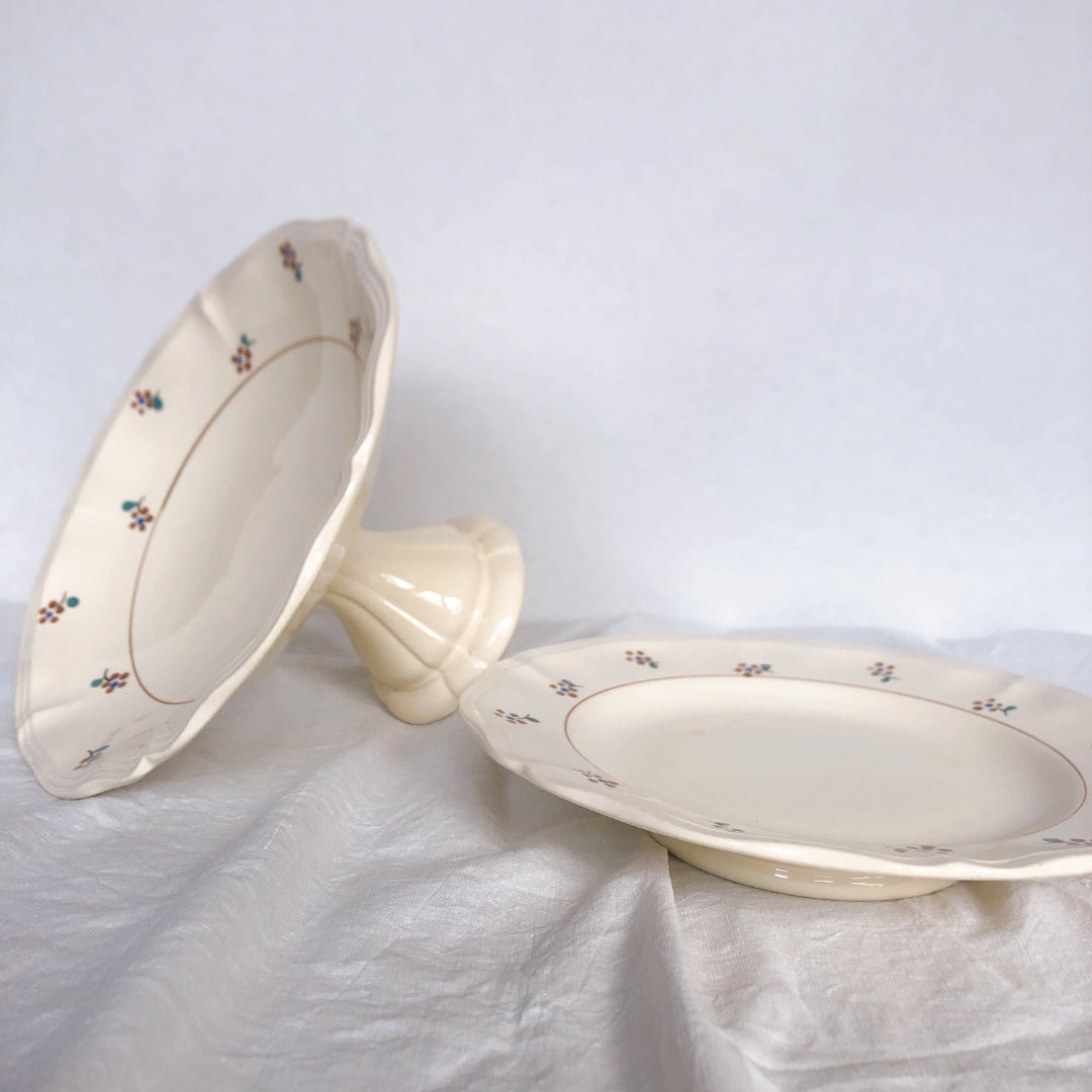 ディゴワンサルグミンヌ 花リム 『ARROMANCHES』 シリーズ ディナープレート 平皿 A フランスアンティーク食器 蚤の市 ブロカント