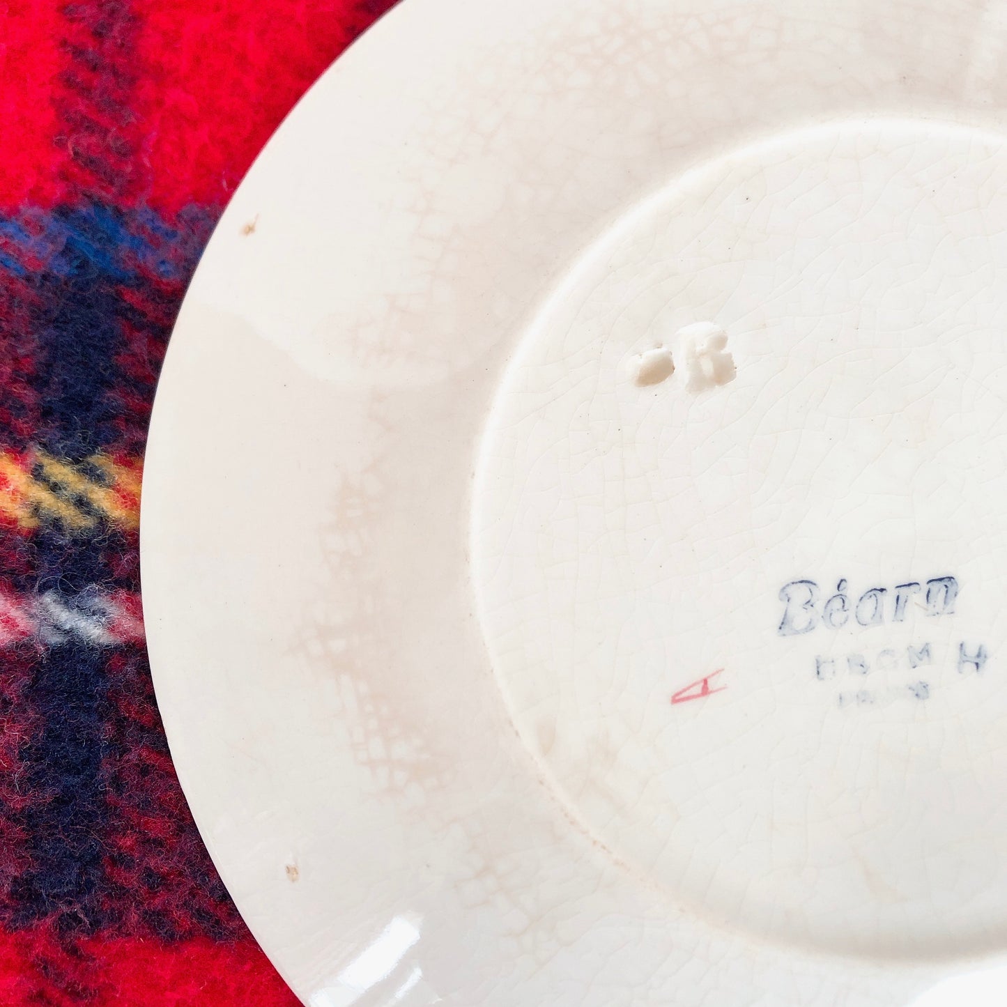 クレイユモントロー HBCM Béarn バスク柄カップ&ソーサー「レッドーxブルー」 ショコラ用 フランスアンティーク食器 ブロカント バスク柄アンティーク