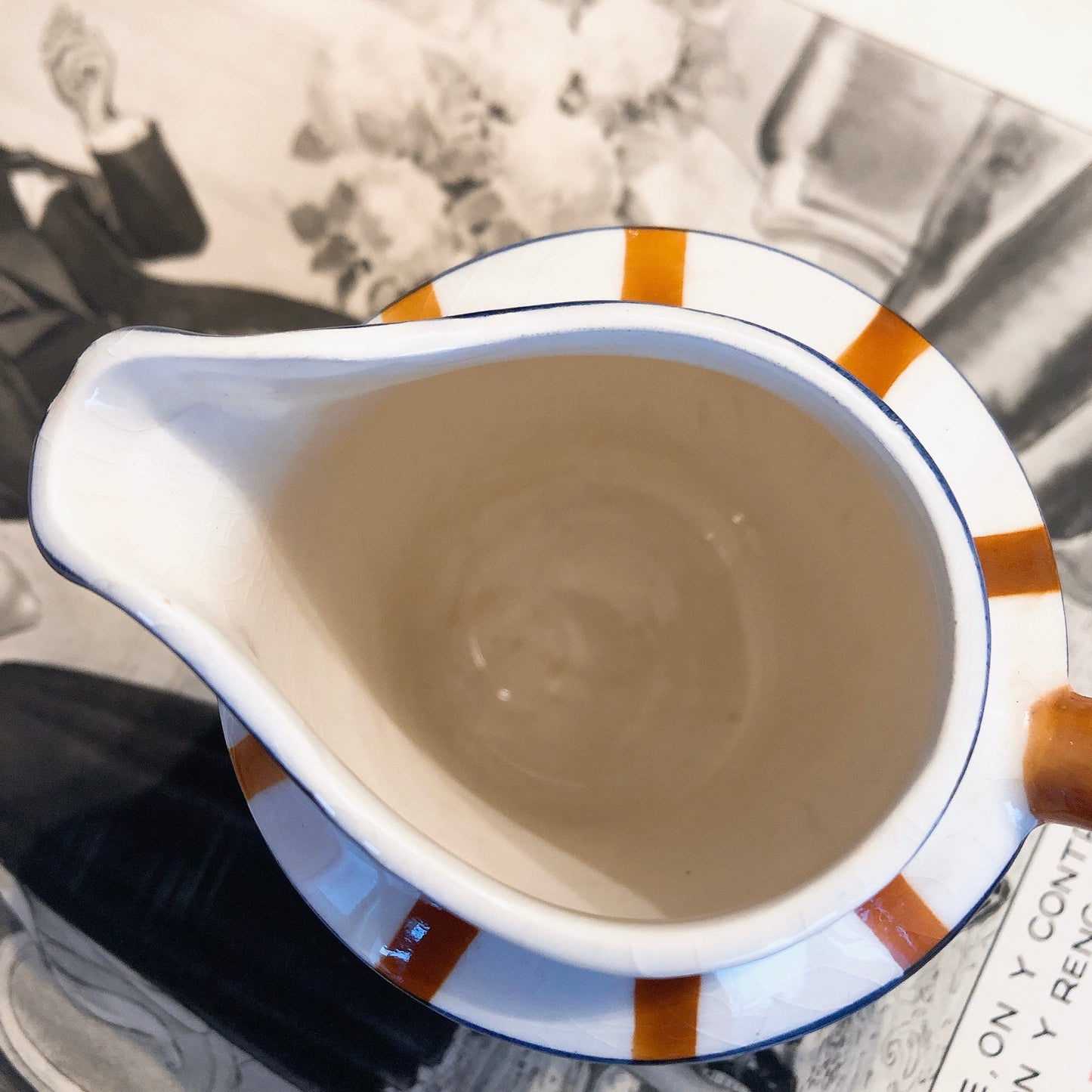 ご予約 クレイユモントロー HBCM Béarn バスク柄 ミルクポット「マロン・ダークブルー」フランスアンティーク 食器 ブロカント バスク柄アンティーク