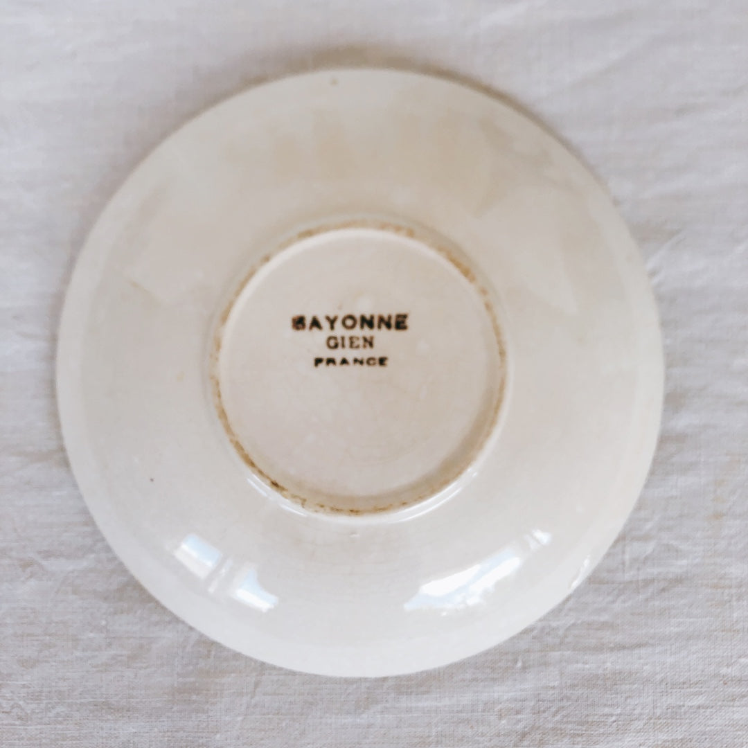 ジアン Gien 『BAYONNE』バスク柄 ソーサー/プレート レッド✕ブルー B フランスアンティーク・食器・皿・プレート ブロカント