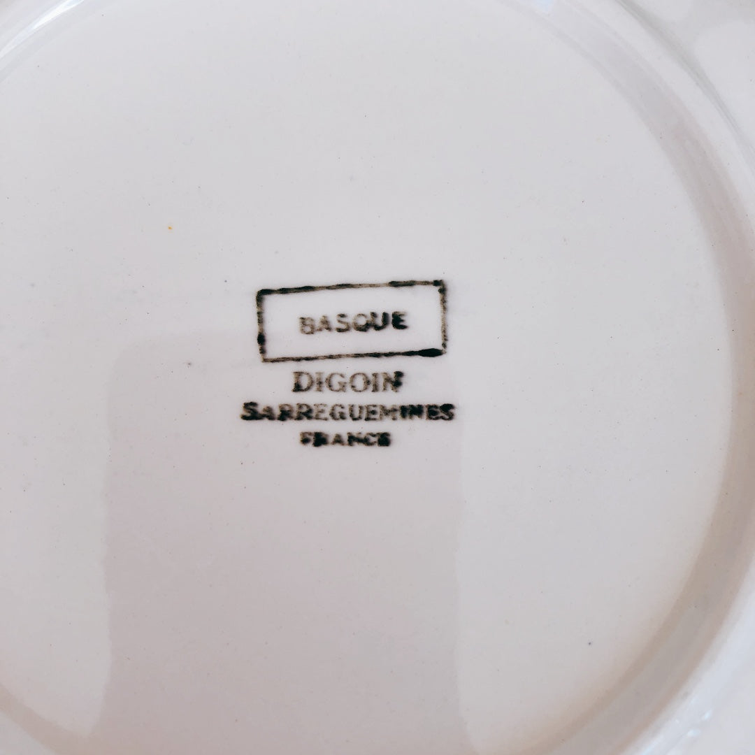ディゴワンサルグミンヌ 『BASQUE』バスク柄 キャロットプレート ルージュ・マリン D フランスアンティーク食器 フランス蚤の市・ブロカント
