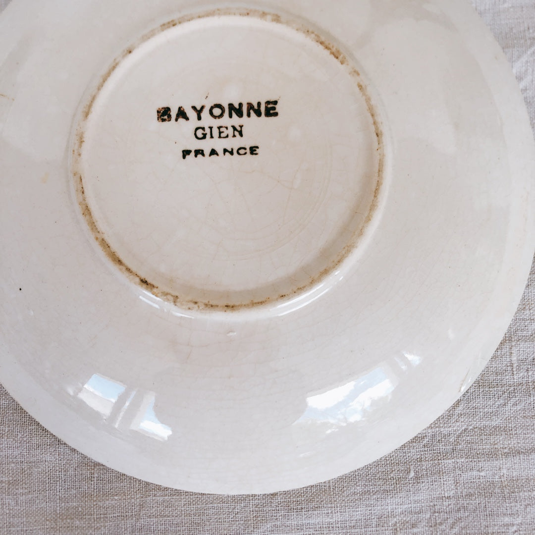 ジアン Gien 『BAYONNE』バスク柄 ソーサー/プレート レッド✕ブルー B フランスアンティーク・食器・皿・プレート ブロカント