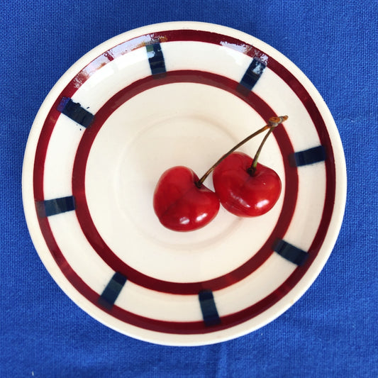 バドンヴィレー ソーサー/小皿 バスク柄 『ルージュ・ブルー』F フランスアンティーク食器 フランス 蚤の市