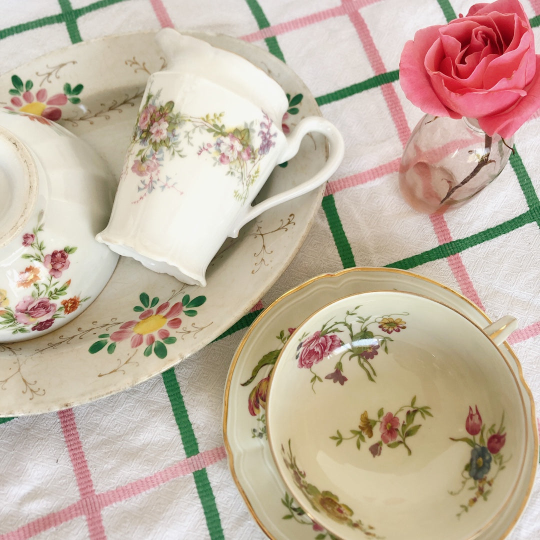 フランス リモージュ B&C のカップ&ソーサー 花柄 フランスアンティーク食器 ブロカント 蚤の市