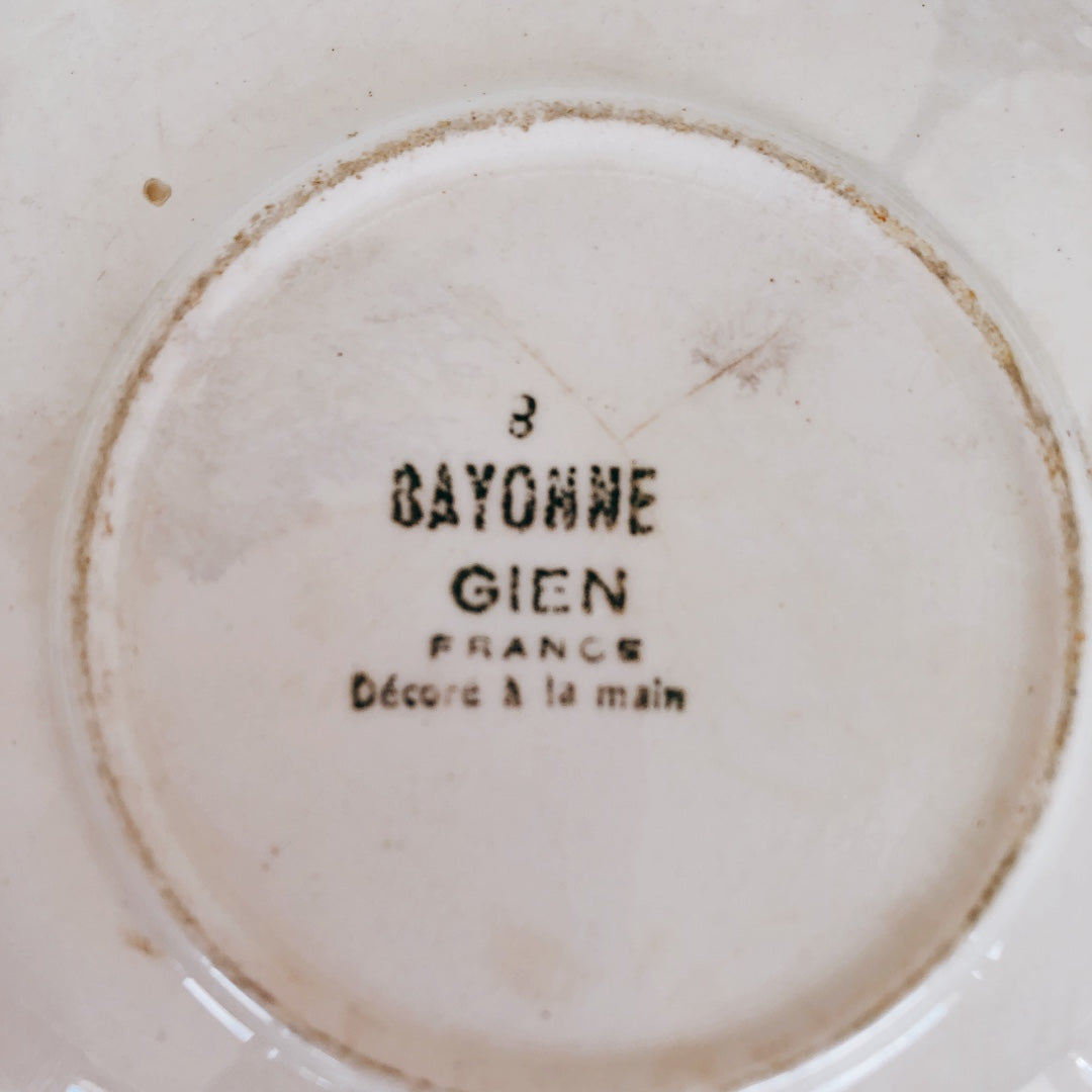 ジアン Gien 『BAYONNE』バスク柄 ソーサー/プレート レッド✕ブルー A フランスアンティーク・食器・皿・プレート ブロカント
