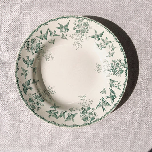 ショワジー・ル・ロワ アンティークプレート 小鳥とワイルドローズ 深皿 23cm E フランスアンティーク食器・プレート ブロカント 蚤の市