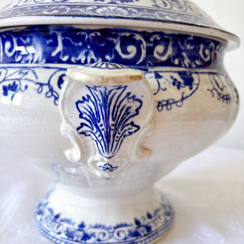 フランスアンティーク ロンウィ（Longwy） 「Louis XV（ルイ15世）」シリーズ　蓋付きスープチュリーン｜ブルー＆ホワイト陶器
