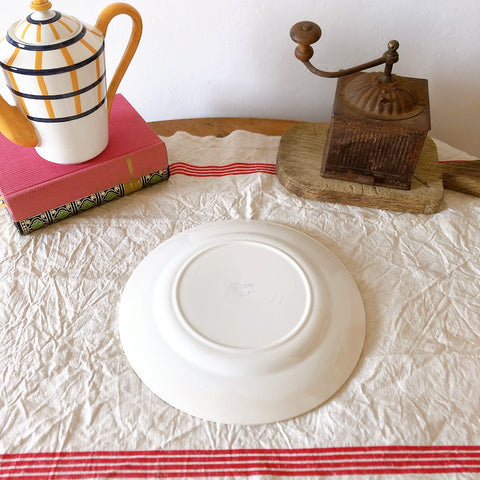 クレイユモントロー HBCM Béarn  バスク柄 大皿 ラウンドプレート26.4　レッドｘブルー　フランスアンティーク食器　バスク柄プレート　ブロカント 蚤の市