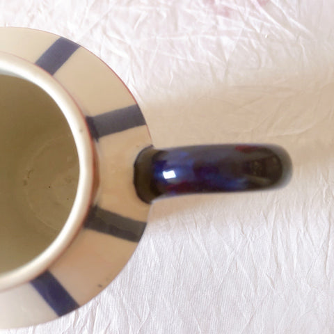 クレイユモントロー HBCM Béarn バスク柄 ミルクポット「レッド・ブルー」フランスアンティーク食器 ブロカントアンティークス　バスク柄食器