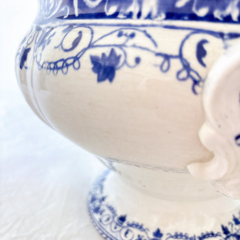フランスアンティーク ロンウィ（Longwy） 「Louis XV（ルイ15世）」シリーズ　蓋付きスープチュリーン｜ブルー＆ホワイト陶器