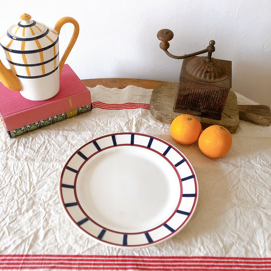 クレイユモントロー HBCM Béarn  バスク柄 大皿 ラウンドプレート26.4　レッドｘブルー　フランスアンティーク食器　バスク柄プレート　ブロカント 蚤の市