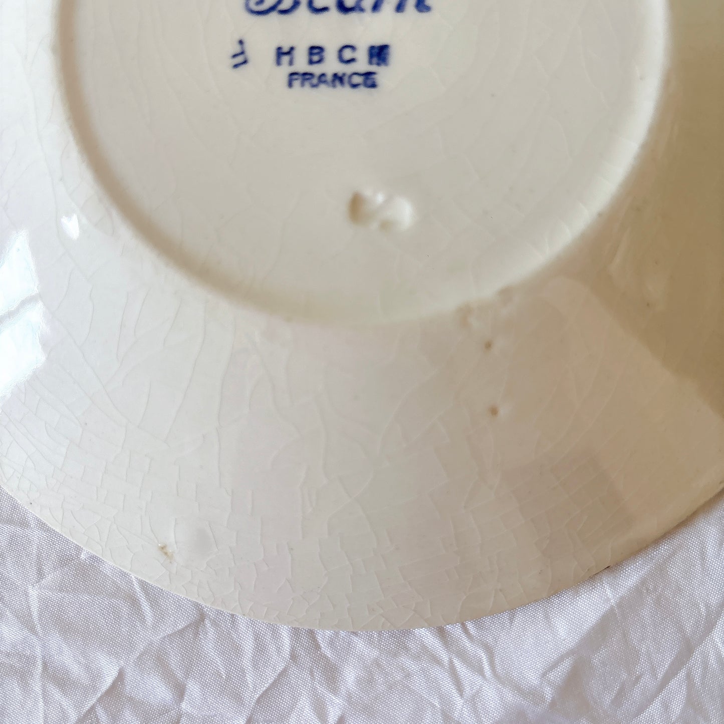 クレイユモントロー HBCM Béarn バスク柄 ソーサー「イエローｘブルー」 フランスアンティーク食器　ブロカントアンティーク　蚤の市