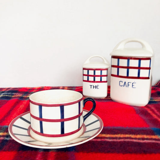 クレイユモントロー HBCM Béarn バスク柄カップ&ソーサー「レッドーxブルー」 ショコラ用 フランスアンティーク食器 ブロカント バスク柄アンティーク