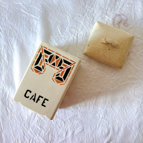 バドンヴィレー CAFE 文字デザイン
