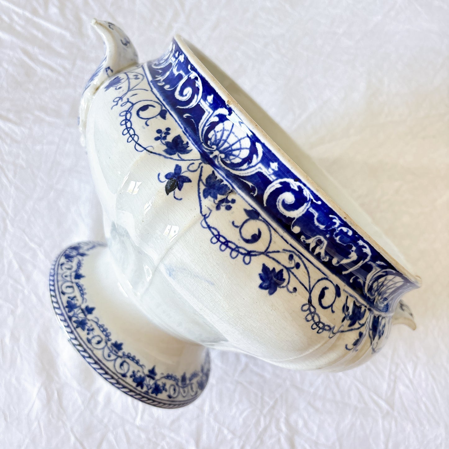 フランスアンティーク ロンウィ（Longwy） 「Louis XV（ルイ15世）」シリーズ　蓋付きスープチュリーン｜ブルー＆ホワイト陶器