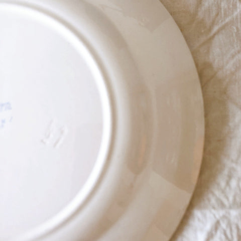 クレイユモントロー HBCM Béarn  バスク柄 大皿 ラウンドプレート26.4　レッドｘブルー　フランスアンティーク食器　バスク柄プレート　ブロカント 蚤の市