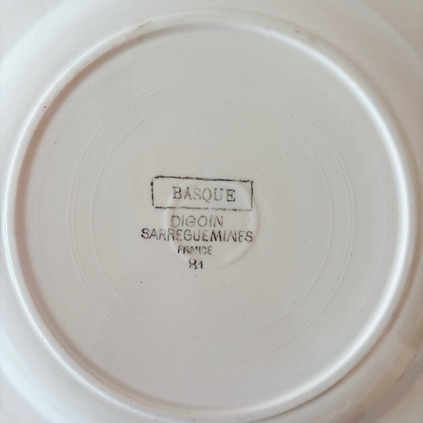 ディゴワンサルグミンヌ 『BASQUE』バスク柄 デイナープレート フランスアンティーク食器 フランス蚤の市　ブロカント 　バスクアンティーク