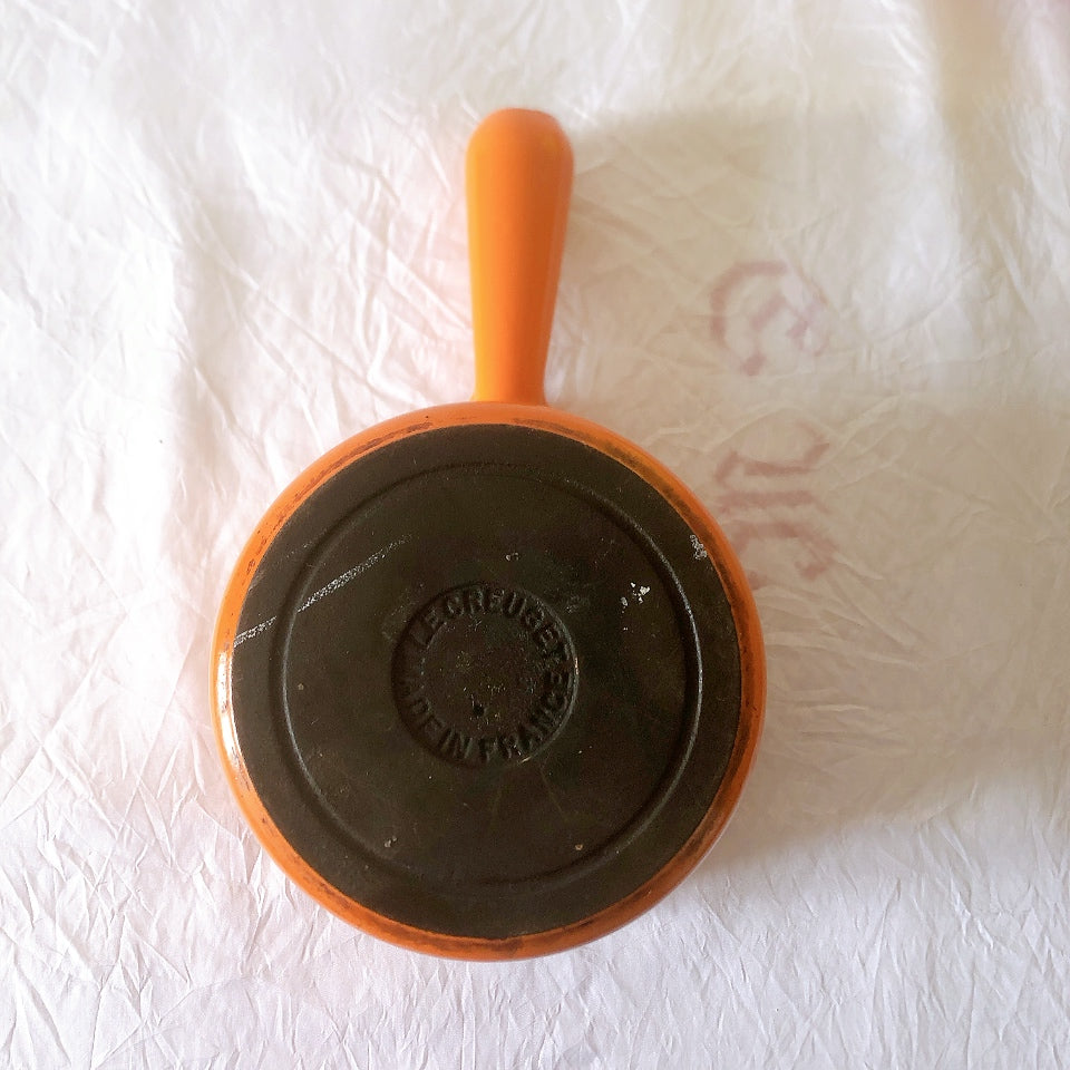 フランス　ルクルーゼ ヴィンテージ フォンデュ鍋 片手鍋蓋つき オレンジ　フランスアンティーク　ブロカント　蚤の市