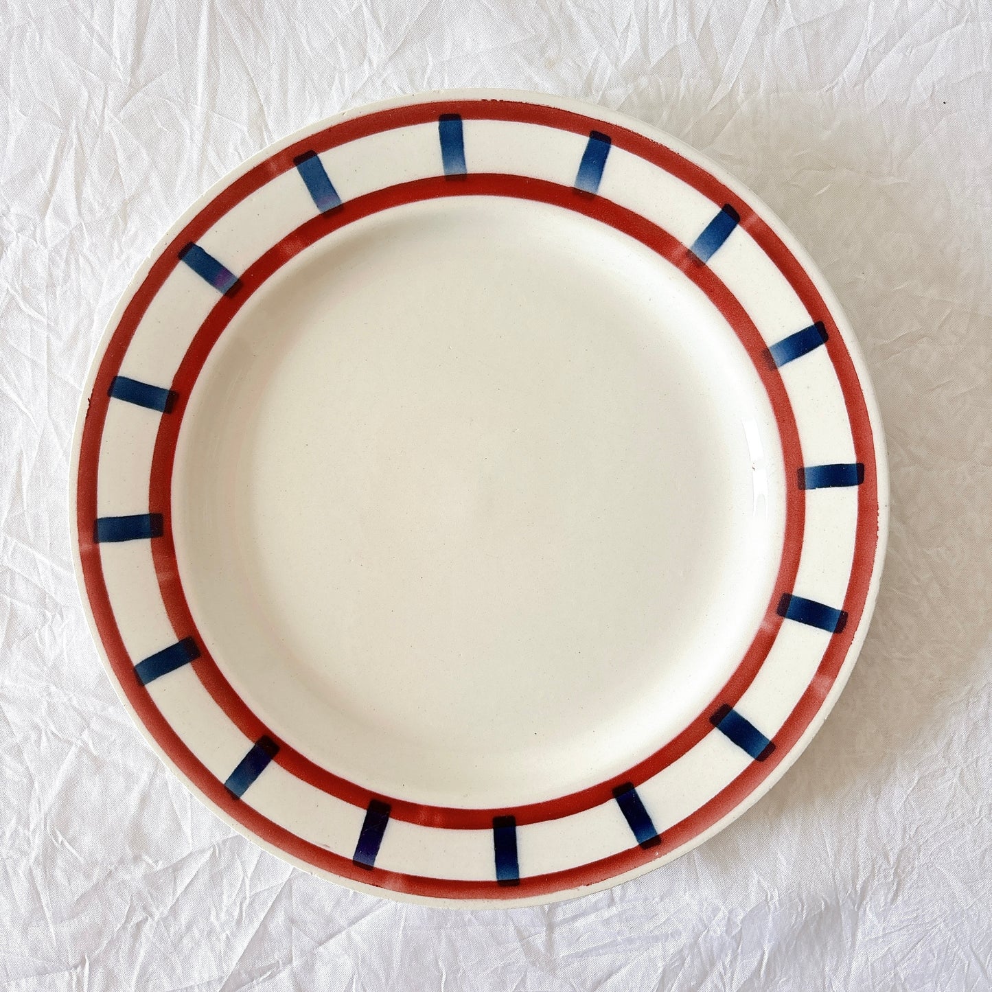 バドンヴィレー デザートプレート/平皿 19.8㎝ バスク柄『レッド・ブルー』 フランスアンティーク食器 フランス蚤の市 ブロカント

