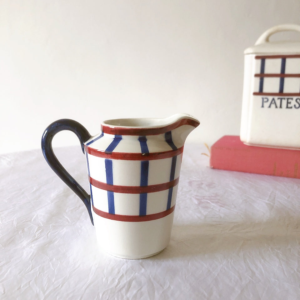 クレイユモントロー HBCM Béarn バスク柄 ミルクポット「レッド・ブルー」フランスアンティーク食器 ブロカントアンティークス　バスク柄食器