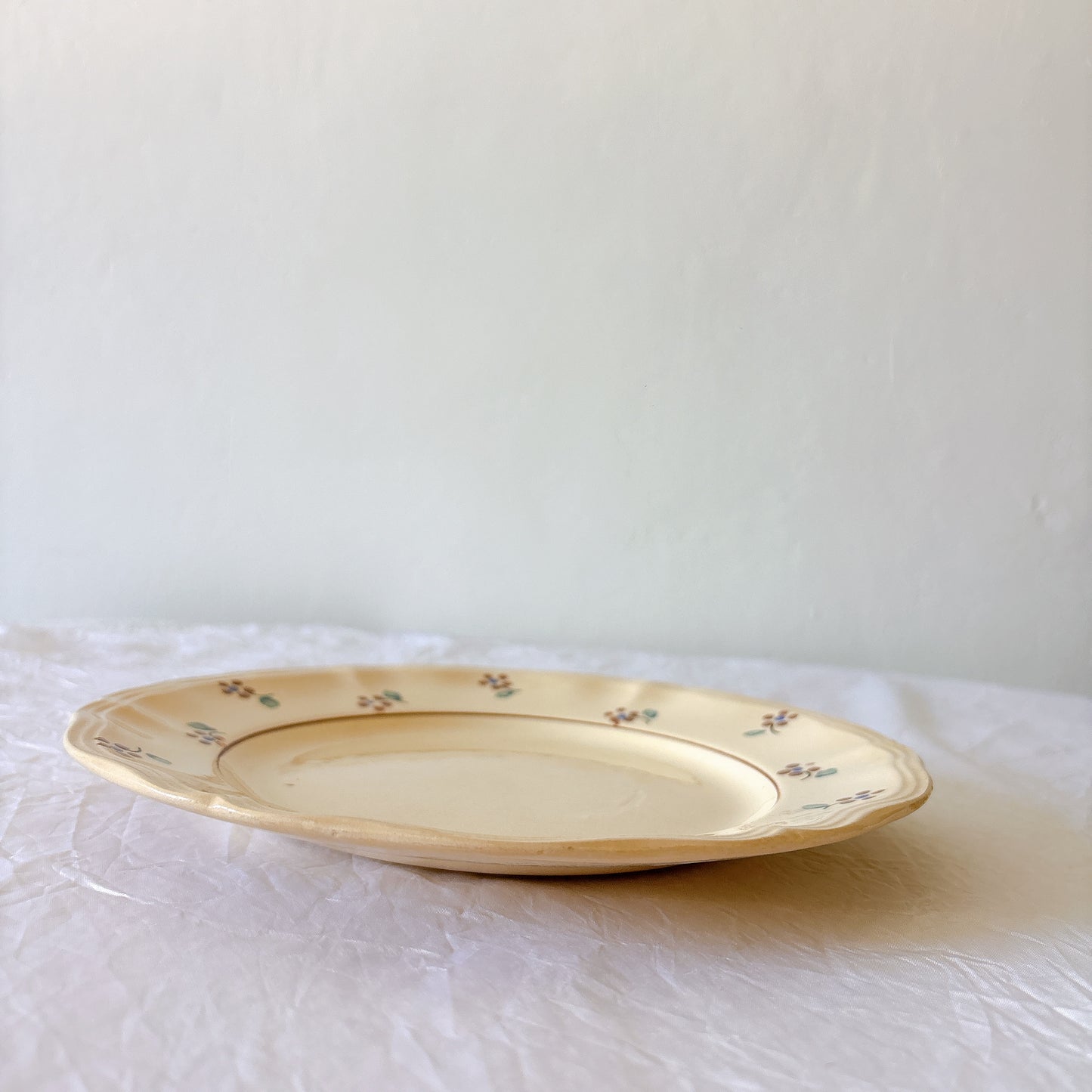 ディゴワンサルグミンヌ 『ARROMANCHES （アロマンシュ）』花リム デザートプレート　フランスアンティーク食器