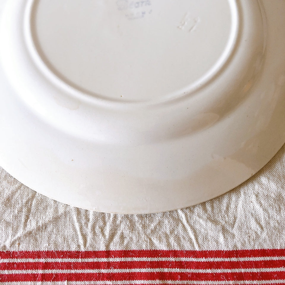 クレイユモントロー HBCM Béarn  バスク柄 大皿 ラウンドプレート26.4　レッドｘブルー　フランスアンティーク食器　バスク柄プレート　ブロカント 蚤の市