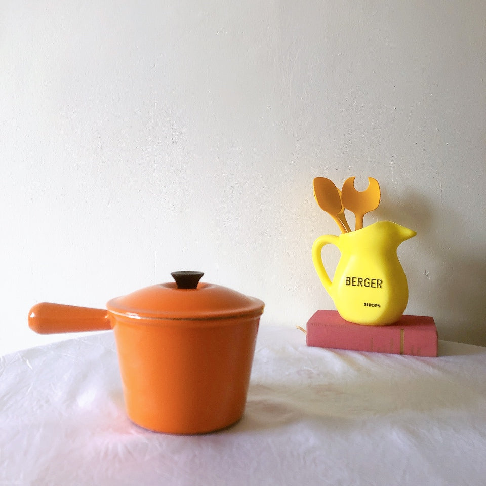 フランス　ルクルーゼ ヴィンテージ フォンデュ鍋 片手鍋蓋つき オレンジ　フランスアンティーク　ブロカント　蚤の市