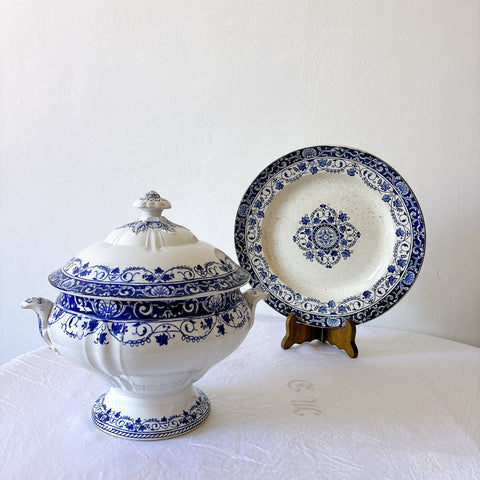 フランスアンティーク ロンウィ（Longwy） 「Louis XV（ルイ15世）」シリーズ　蓋付きスープチュリーン｜ブルー＆ホワイト陶器