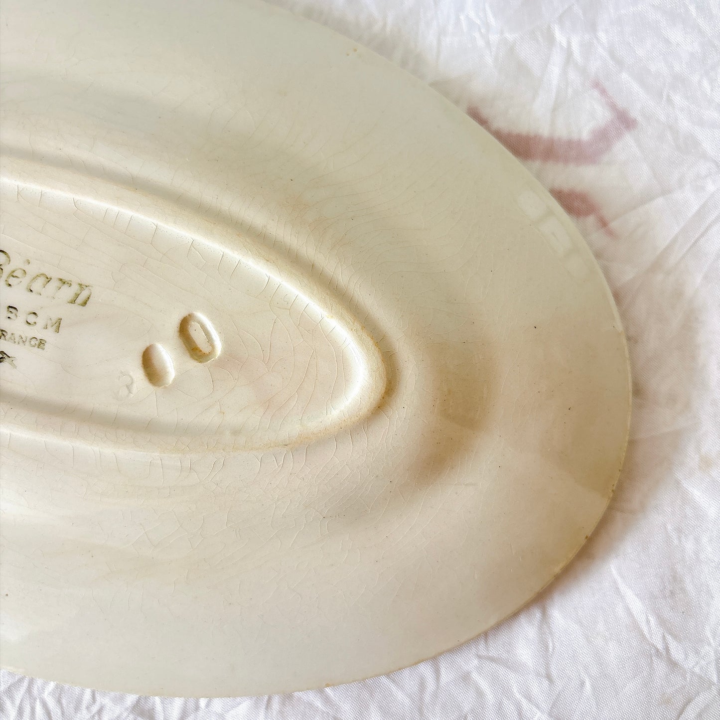 クレイユモントロー HBCM Béarn  バスク柄ラヴィエ オーバル皿  「レッドｘブルー」フランスアンティーク食器 ブロカント 蚤の市　バスク柄アンティーク