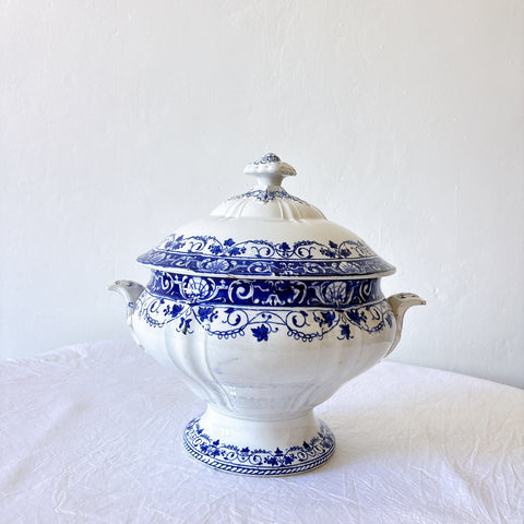フランスアンティーク ロンウィ（Longwy） 「Louis XV（ルイ15世）」シリーズ　蓋付きスープチュリーン｜ブルー＆ホワイト陶器
