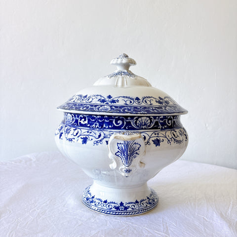 フランスアンティーク ロンウィ（Longwy） 「Louis XV（ルイ15世）」シリーズ　蓋付きスープチュリーン｜ブルー＆ホワイト陶器
