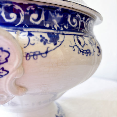 フランスアンティーク ロンウィ（Longwy） 「Louis XV（ルイ15世）」シリーズ　蓋付きスープチュリーン｜ブルー＆ホワイト陶器