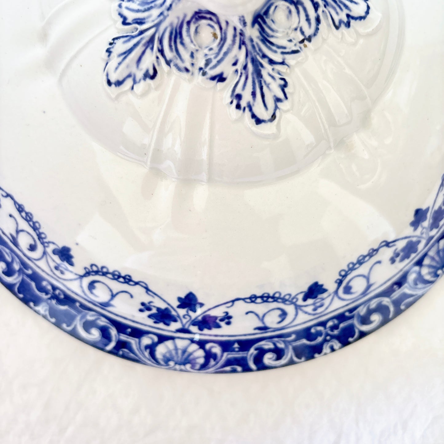 フランスアンティーク ロンウィ（Longwy） 「Louis XV（ルイ15世）」シリーズ　蓋付きスープチュリーン｜ブルー＆ホワイト陶器