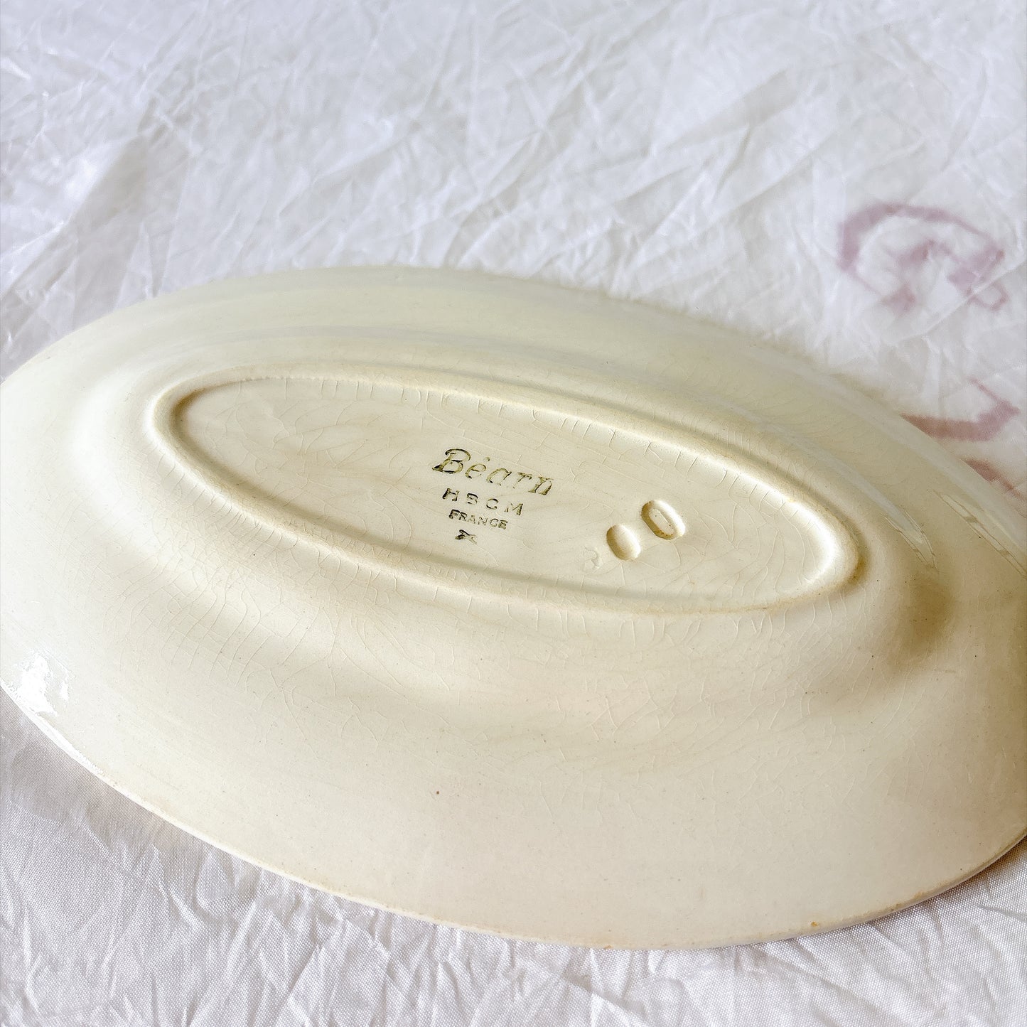 クレイユモントロー HBCM Béarn  バスク柄ラヴィエ オーバル皿  「レッドｘブルー」フランスアンティーク食器 ブロカント 蚤の市　バスク柄アンティーク