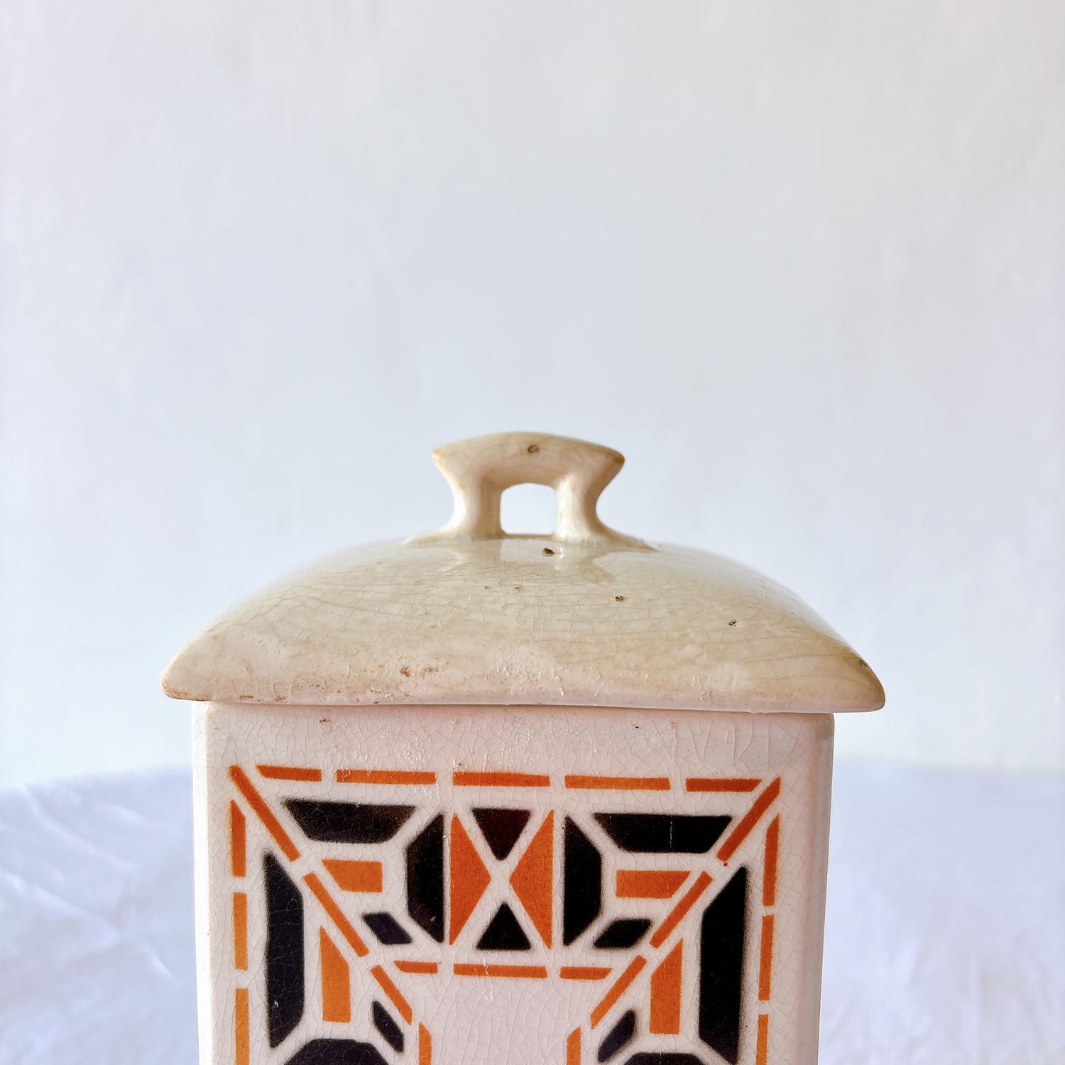 アールデコ 幾何学模様 オレンジとブラック
