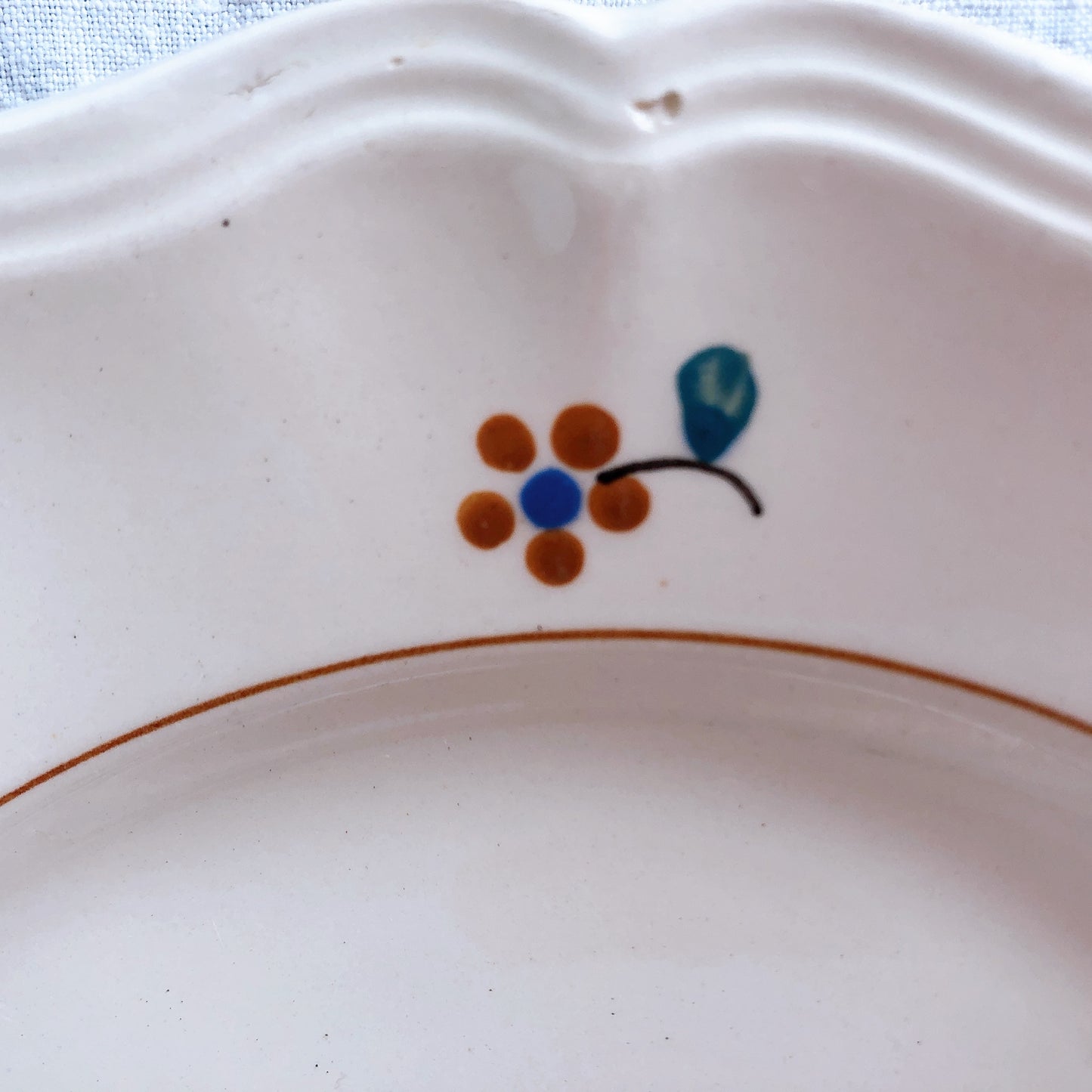 ディゴワンサルグミンヌ 花リム 『ARROMANCHES』 シリーズ　ディナープレート　平皿 C フランスアンティーク食器　蚤の市　ブロカント
