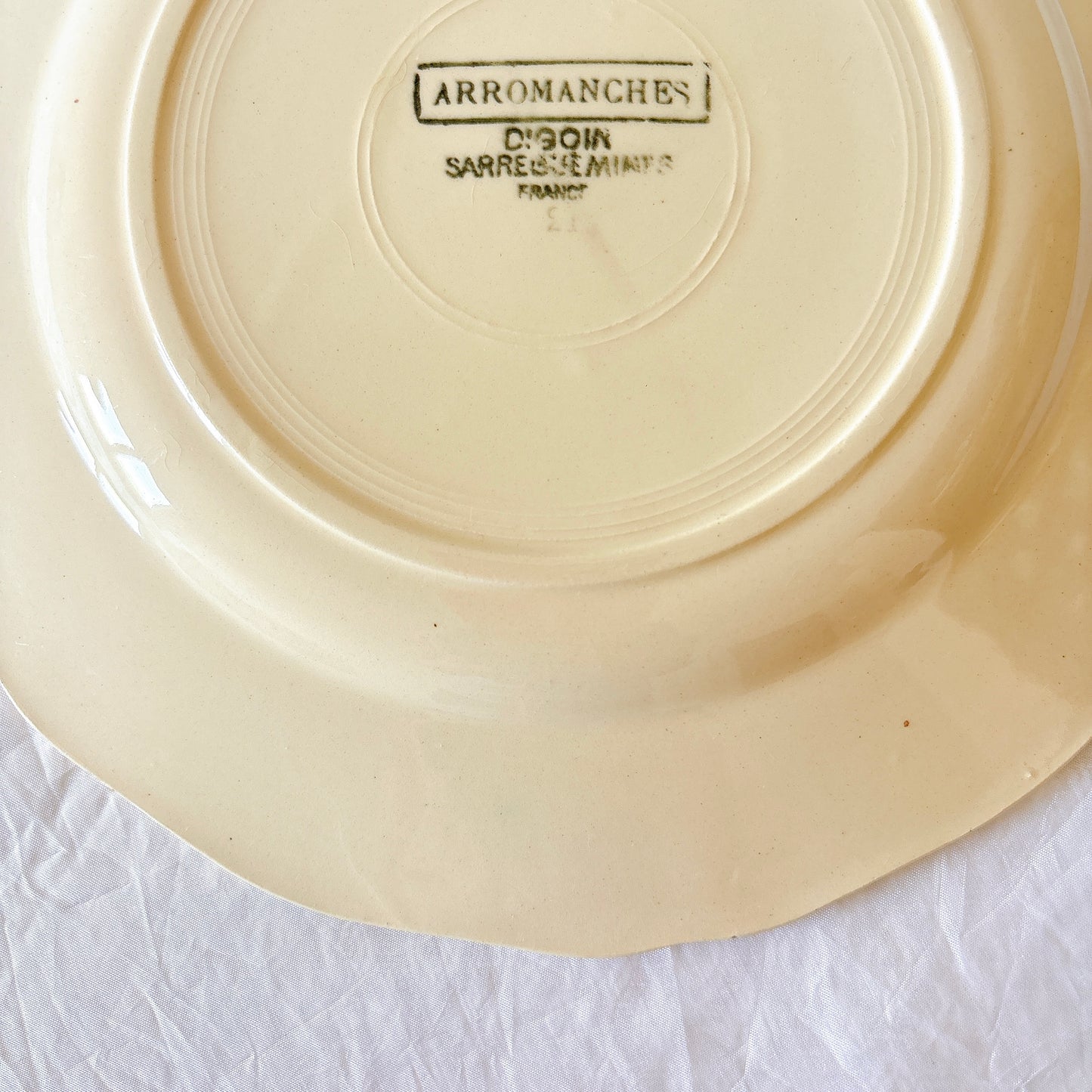 ディゴワンサルグミンヌ 『ARROMANCHES （アロマンシュ）』花リム デザートプレート　フランスアンティーク食器