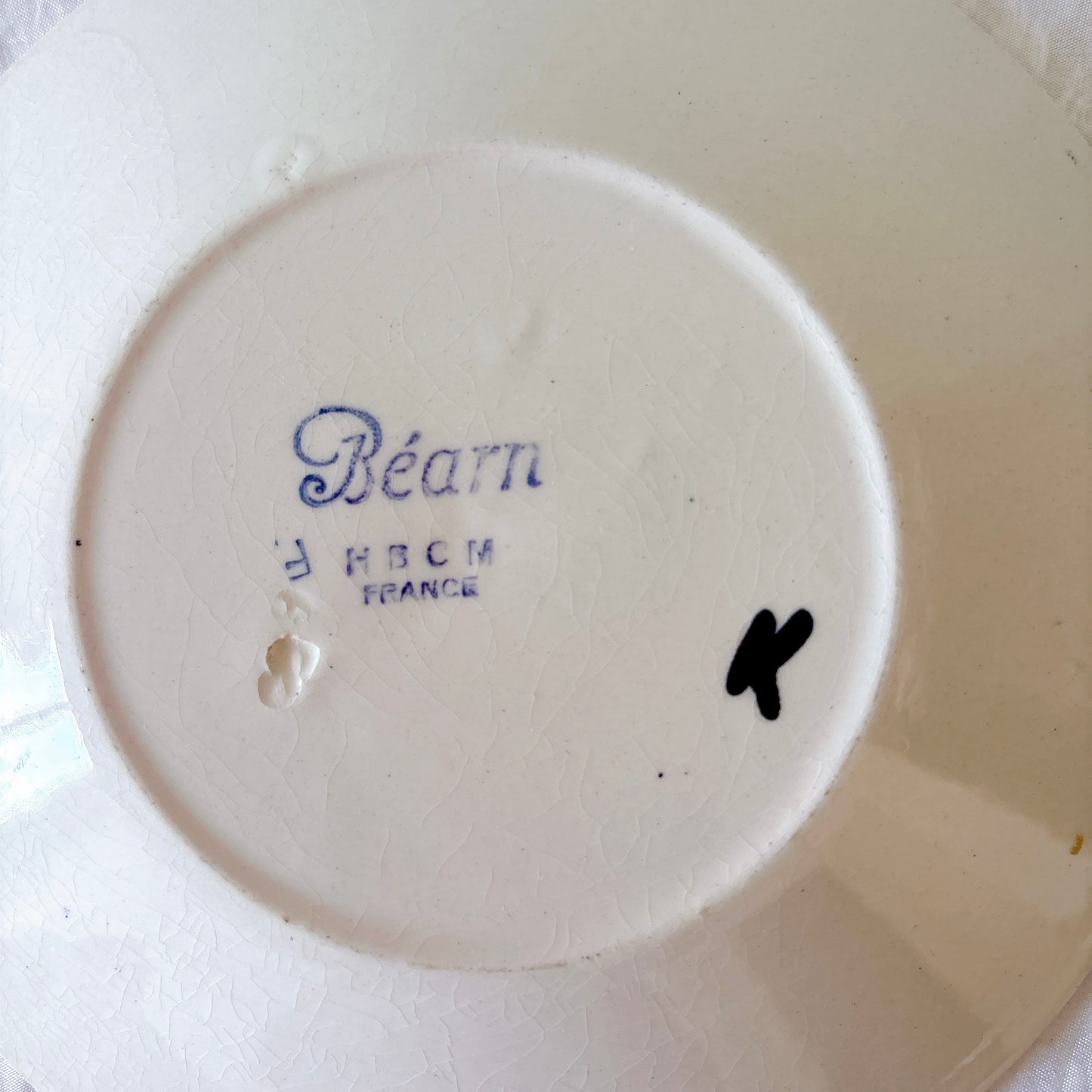 クレイユモントロー HBCM Béarn バスク柄 ソーサー「イエローｘブルー」 フランスアンティーク食器　ブロカントアンティーク　蚤の市