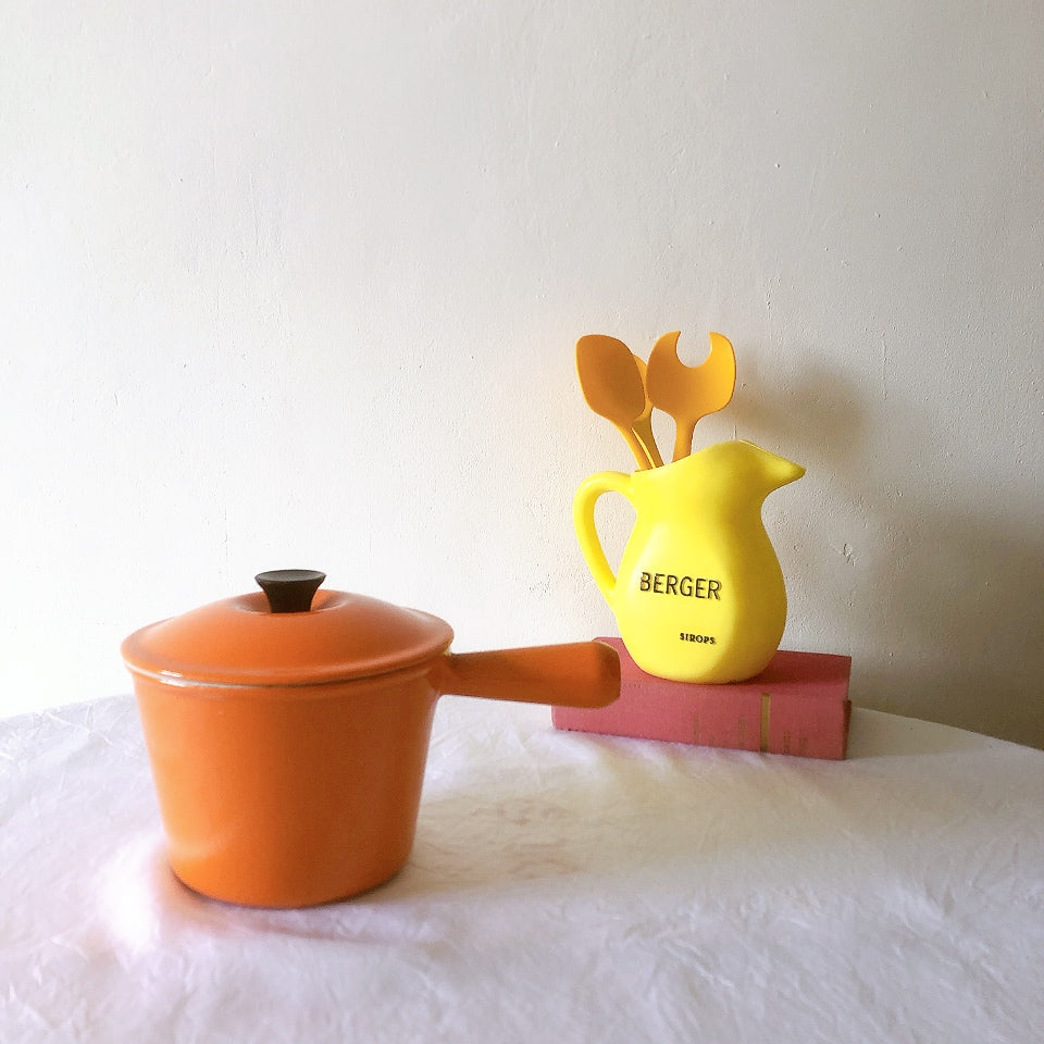 フランス　ルクルーゼ ヴィンテージ フォンデュ鍋 片手鍋蓋つき オレンジ　フランスアンティーク　ブロカント　蚤の市