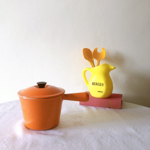 フランス　ルクルーゼ ヴィンテージ フォンデュ鍋 片手鍋蓋つき オレンジ　フランスアンティーク　ブロカント　蚤の市