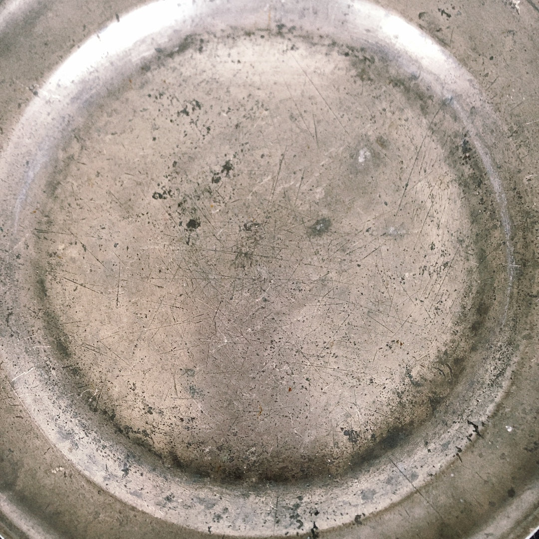フランスアンティーク Etain エタン（ピューター）製プレート  A アンティーク食器・蚤の市・ブロカント